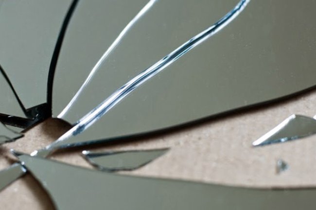 घर में आने वाली इनकम के रास्ते की रुकावट होती हैं ये दिशाएं