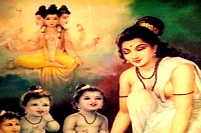 जब सती अनुसूया के तप से त्रिदेव बन गए शिशु