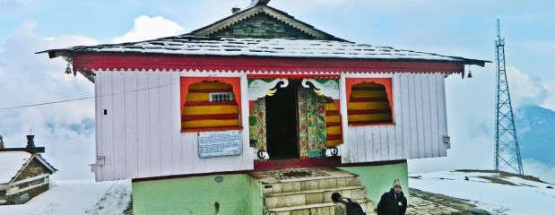कहानी महादेव के उस शिवलिंग की जो हर 12 वर्ष में बिजली गिरने से टूटती है और मक्खन से जुड़ जाती है