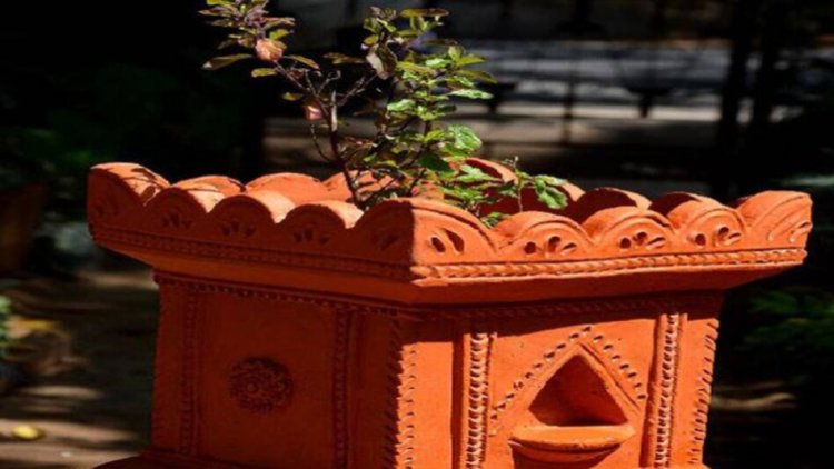 तुलसी पूजा में भूलकर भी ना करें ये गलतियां