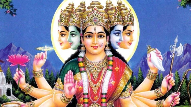 जानिए कौन हैं मां गायत्री, उनका अवतरण, विवाह और अद्भुत महिमा